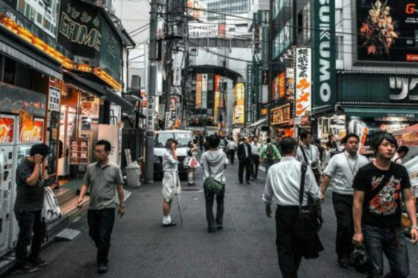 日本房價崩盤迴憶：當年那些“沒買”房的人，後來都怎麼樣？