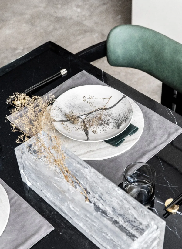 142㎡大平層,以現代風裝修元素,營造出一種現代精緻的居住空間 142㎡大平層,以現代風裝修元素,營造出一種現代精緻的居住空間