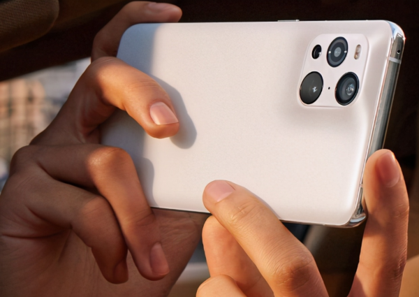 盤點目前顏值手感備受好評的3款手機，iPhone 13mini續航明顯提升