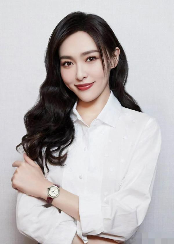 楚楚動人的唐嫣，著名演員