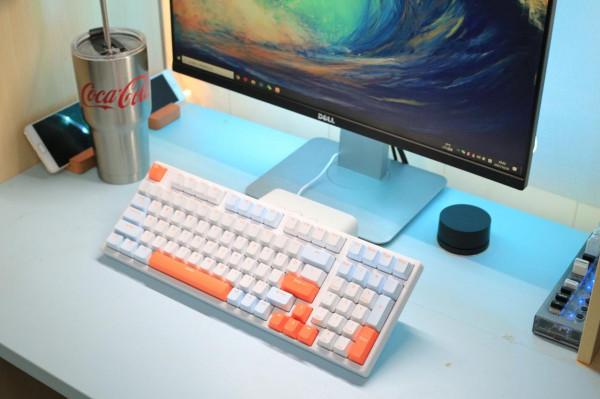 擠爆牙膏，一步到位 HELLO GANSS HS98T無線三模鍵盤