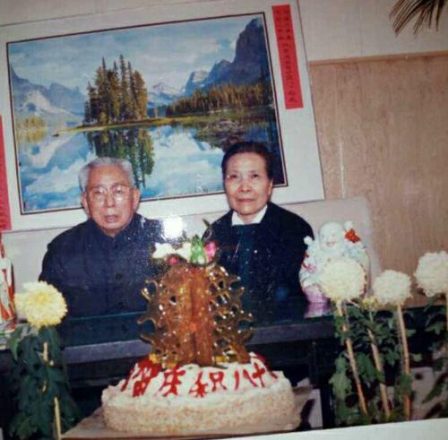 他是原遼寧軍區司令員,55年授少將,告誡後人:不允許下海經商 他是原遼寧軍區司令員,55年授少將,告誡後人:不允許下海經商