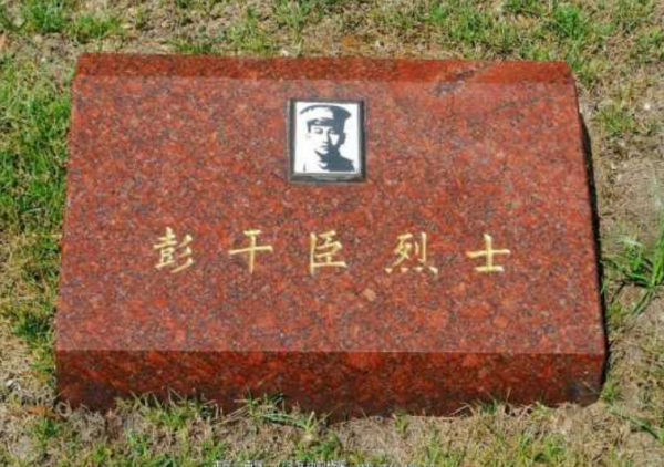 1956年陳賡帶一少年來到中南海，碰見周恩來，陳賡：你看他像誰？