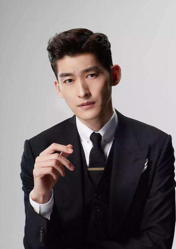 張翰疑似戀上劇中女主，飯後帶女主回家？