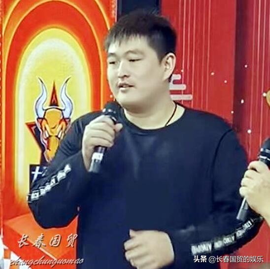 趙本山24歲兒子近照曝光，不靠老爸光環自己創業當老闆