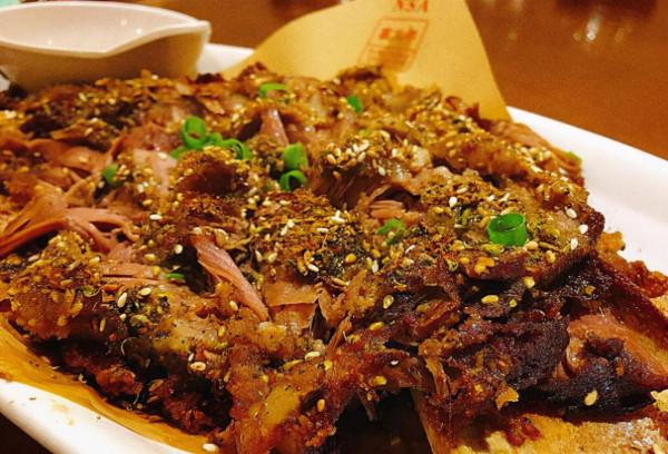 河南這家濱河館子，隨便點都好吃的地方，9個菜一家人吃到滿足