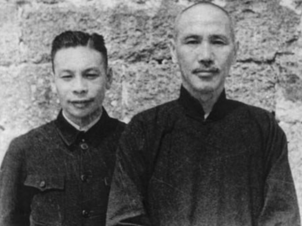 1988年蔣經國病逝，收到訊息後鄧小平嘆息：可惜，經國死得太早了