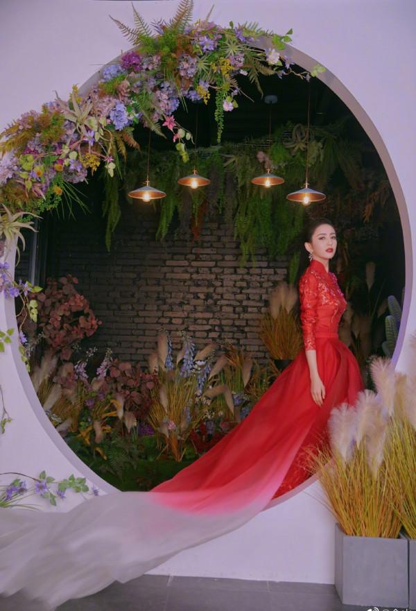 佟氏七寶車,麗日坐高閣,婭相兼尤美,粉紅女郎佟麗婭 佟氏七寶車,麗日坐高閣,婭相兼尤美,粉紅女郎佟麗婭