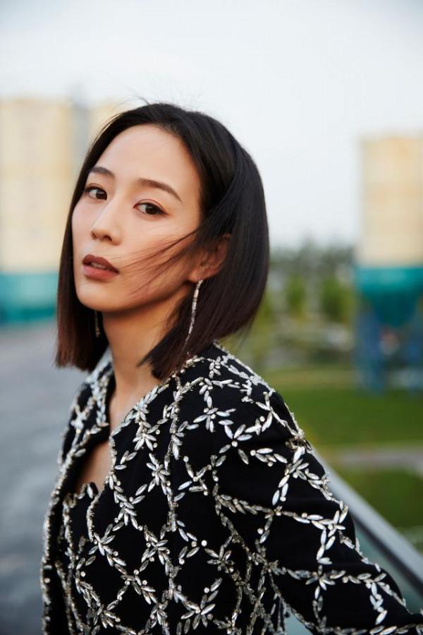 張鈞甯真讓人難懂,走紅毯不穿禮服,卻穿夾克配小黑褲,仍驚豔了 張鈞甯真讓人難懂,走紅毯不穿禮服,卻穿夾克配小黑褲,仍驚豔了