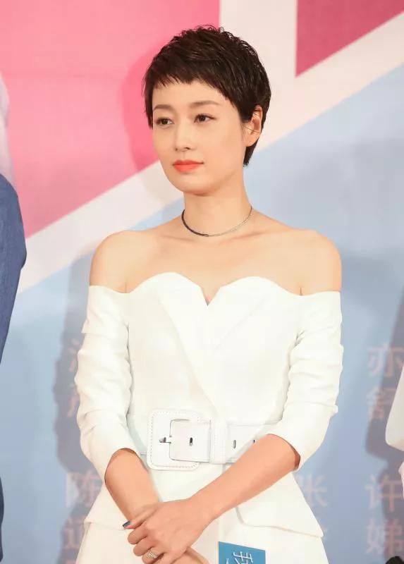 優雅時尚女星顏丹晨美圖