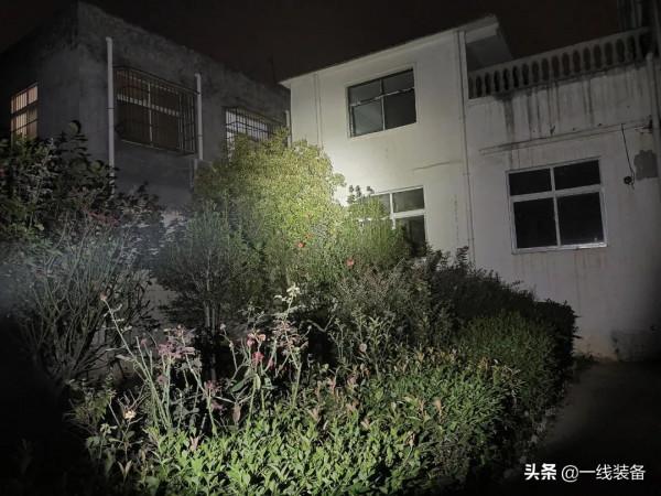 評測 | Fenix C7直充戶外手電，一起來看看第三代升級版的誠意