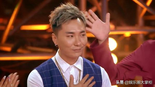 這就是街舞：他在前幾季被質疑為混子，這一季直接坐上裁判席