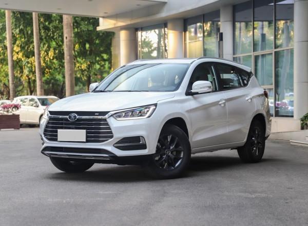 10萬內就可以落地!空間超越同級的大SUV,這兩款很不錯 10萬內就可以落地!空間超越同級的大SUV,這兩款很不錯