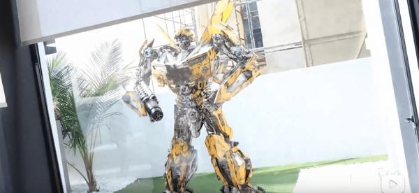 迪拜小哥甩賣7.7億豪宅 買就送勞斯萊斯和法拉利 迪拜小哥甩賣7.7億豪宅 買就送勞斯萊斯和法拉利