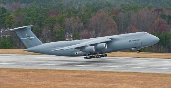 C-5“銀河”運輸機圖集（270圖）
