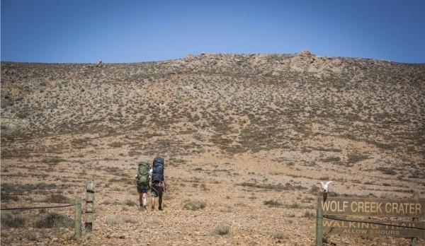 無人區變態殺人魔事件,改編成電影上映後,差點搞垮澳洲旅遊業 無人區變態殺人魔事件,改編成電影上映後,差點搞垮澳洲旅遊業