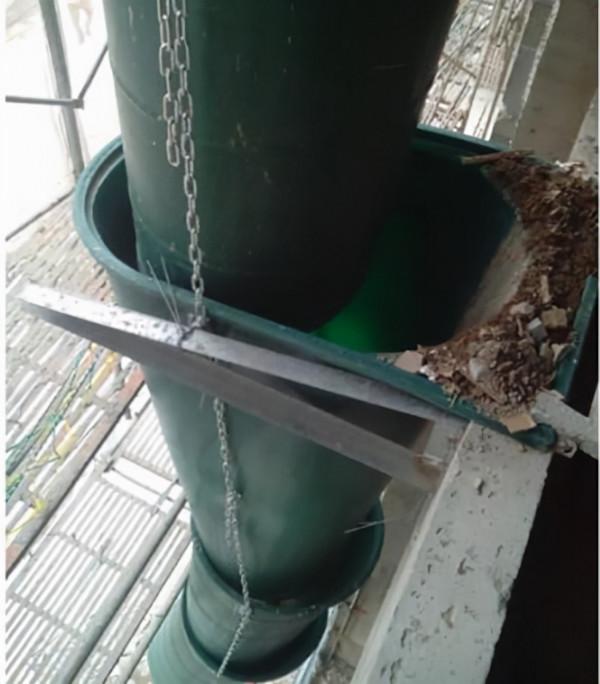 建築垃圾垂直輸送通道安裝方法