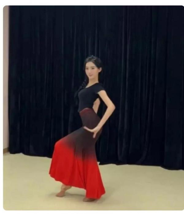 參加藝考的都美竹，吳亦凡的粉絲痛斥：臉都不要