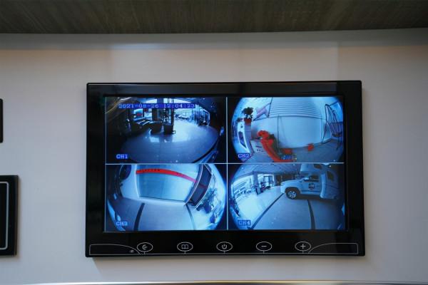 支援個性化定製，室內空間高，價效比高，愛旅途V90C型房車