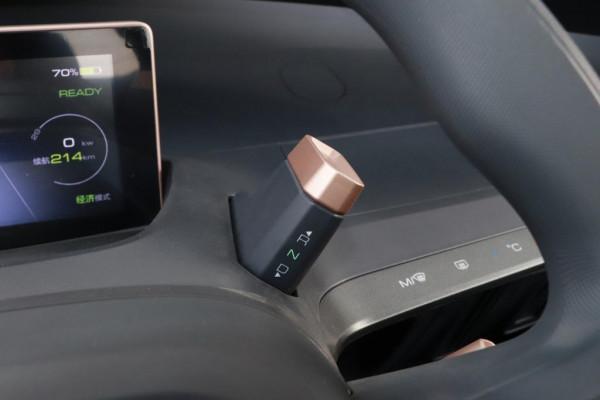 續航可達305KM,高配售價6.48萬,兩座佈局的寶駿E200如何? 續航可達305KM,高配售價6.48萬,兩座佈局的寶駿E200如何?