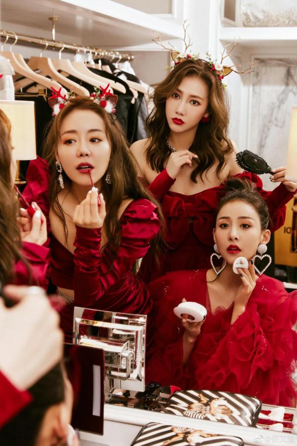 趙雅芝變馮程程，張鈞甯像雪精靈！分分秒秒被女明星聖誕照破防了