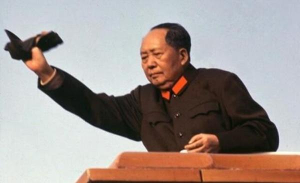 聶榮臻向毛主席狀告奸商,52年中央開始徹查,數十萬人被處分 聶榮臻向毛主席狀告奸商,52年中央開始徹查,數十萬人被處分