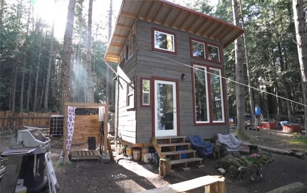 一對夫婦在荒島上住2年,蓋起10㎡蝸居,“離網”的日子簡單快樂 一對夫婦在荒島上住2年,蓋起10㎡蝸居,“離網”的日子簡單快樂