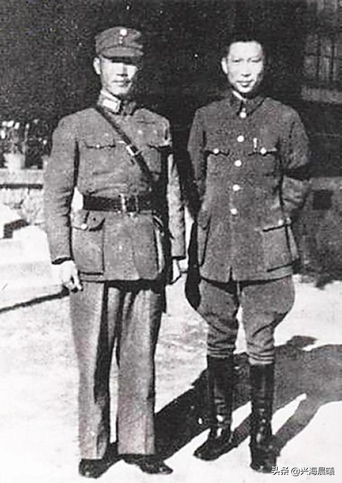 抗戰時周恩來的中將軍銜和國共談判時的上將軍銜是哪方面任命的？