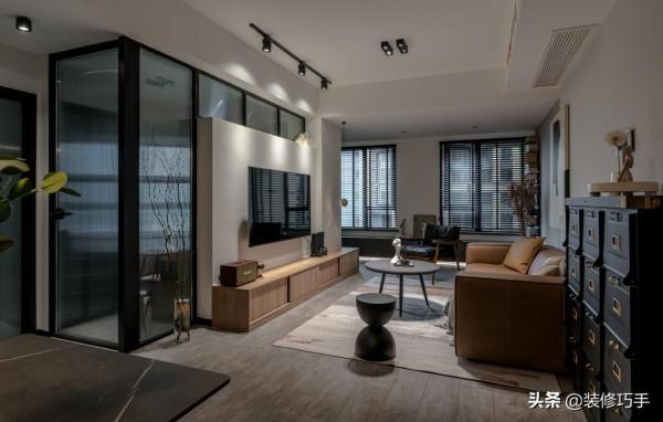 我買下了被同事挑剩下的一居室，他笑我無知，我卻如獲至寶