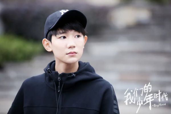 16歲王源獲廣電總局讚揚，今年出演燦爛再次飾演高中生，值得期待