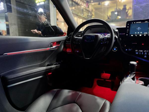 新款凱美瑞改裝酷爵兩分頻，再上一套氛圍燈-雲浮雲星汽車音響