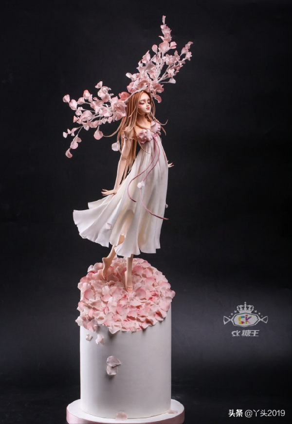 他的翻糖蛋糕驚豔了全世界—“糖王”周毅：翻糖有生命 手藝築匠心