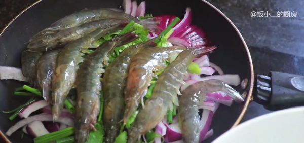 白灼蝦的天王級做法，教你一個不外傳做法，不加一滴水，比飯店香