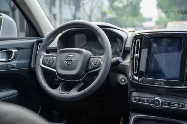 900公里準新車,還是跨省淘的——沃爾沃XC40 900公里準新車,還是跨省淘的——沃爾沃XC40