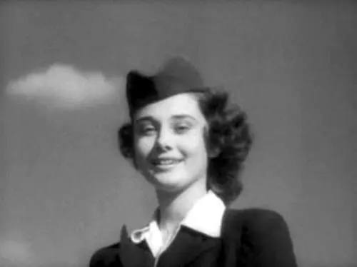 大餅臉、顯男相的她是如何進階為優雅女神的？看完這一篇就能學到