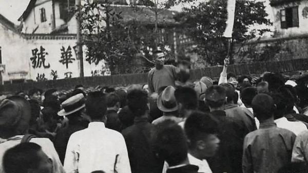 他是西工大首任校長，官至副部級，兒子是少將，親家是開國中將