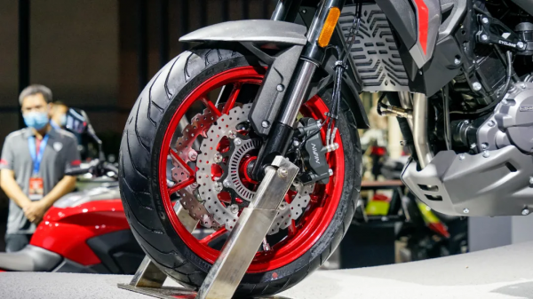 前衛科幻的公升級運動巡航RA9、RX850、RE5等賽科龍摩博會下餃子 前衛科幻的公升級運動巡航RA9、RX850、RE5等賽科龍摩博會下餃子