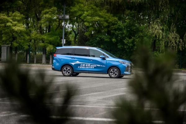 高高愛開車丨有了上汽大通MAXUS G50 PLUS 不想生娃的想生仨