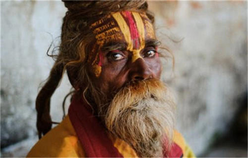 引印度軍方介入調查的苦行僧:自13歲不吃不喝持續77年,如何做到 引印度軍方介入調查的苦行僧:自13歲不吃不喝持續77年,如何做到