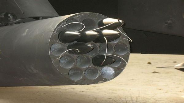 AH-64阿帕奇最強武裝直升機之主武器火蛇70航空火箭彈