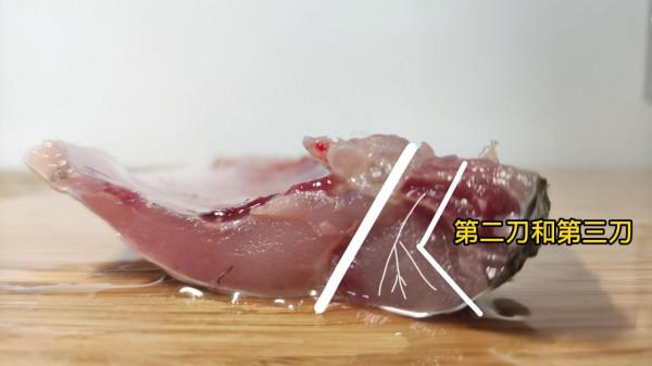 鯽魚去刺這麼簡單，154根骨刺根根去除，吃魚像吃豆腐一樣放心
