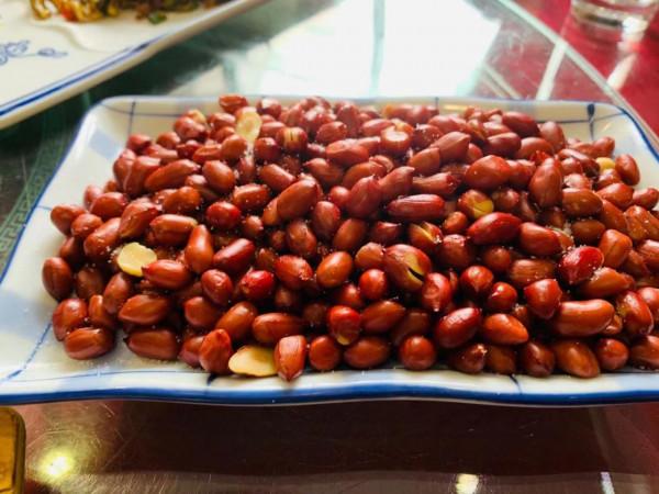 國慶節5人去吃湘菜,20年老店味道普通,服務員很貼心,值得點贊 國慶節5人去吃湘菜,20年老店味道普通,服務員很貼心,值得點贊