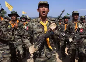 為了和平，緬甸撣邦虎頭黨與武裝主席在泰國會談