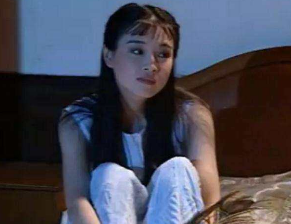 趙明明：失敗的婚姻給她造成心靈創傷，為了女兒至今未嫁