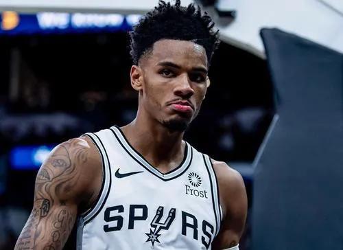 本賽季結束後鐵定拿頂薪的八大球員，莫蘭特居首，艾頓也必然頂薪