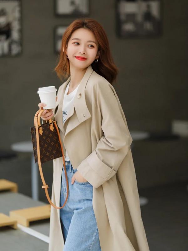 早春的第一件薄外套！小個子照著這樣穿，顯高又氣質