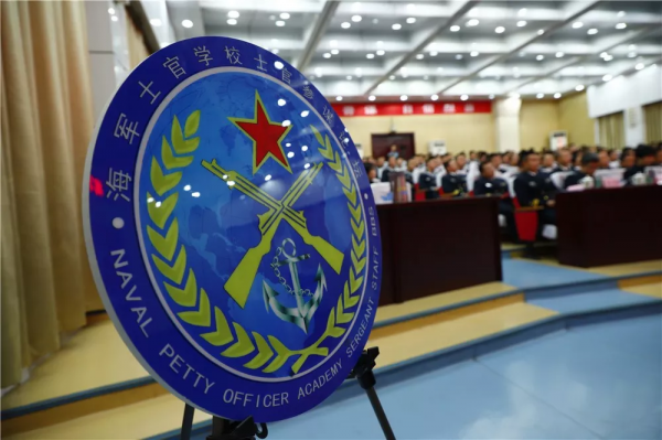 軍士參謀，亮相