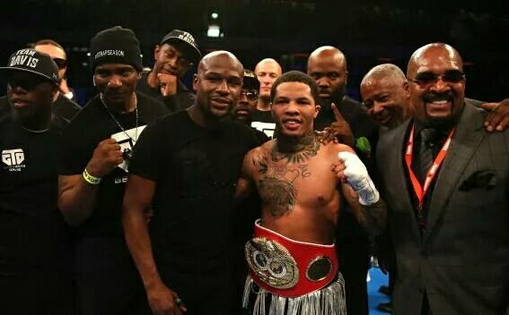 不愧“梅威瑟乾兒子”！戴維斯大鬧稱重現場推搡對手，火藥味十足