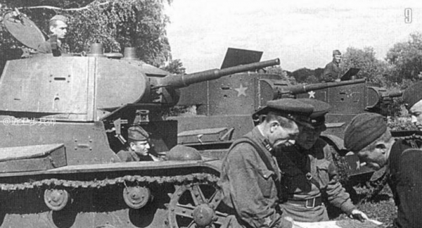 西南方面軍的指揮分歧，突如其來的反突擊命令，到底要不要執行？