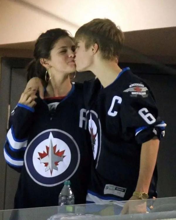 曾得重病，與天王虐戀9年的賽琳娜，終於要迎來春天了？